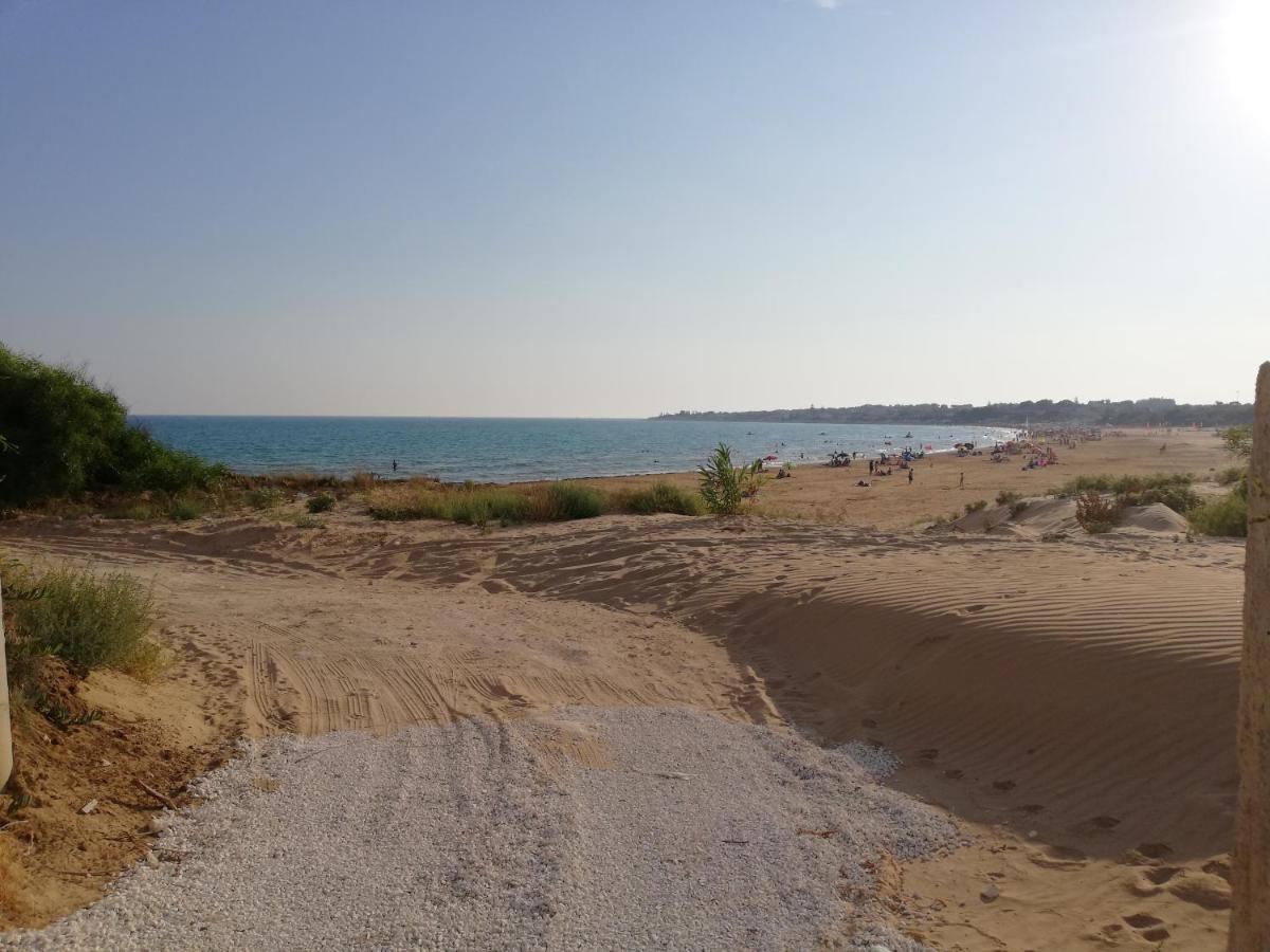 New Rooms On The Beach بوزالو المظهر الخارجي الصورة