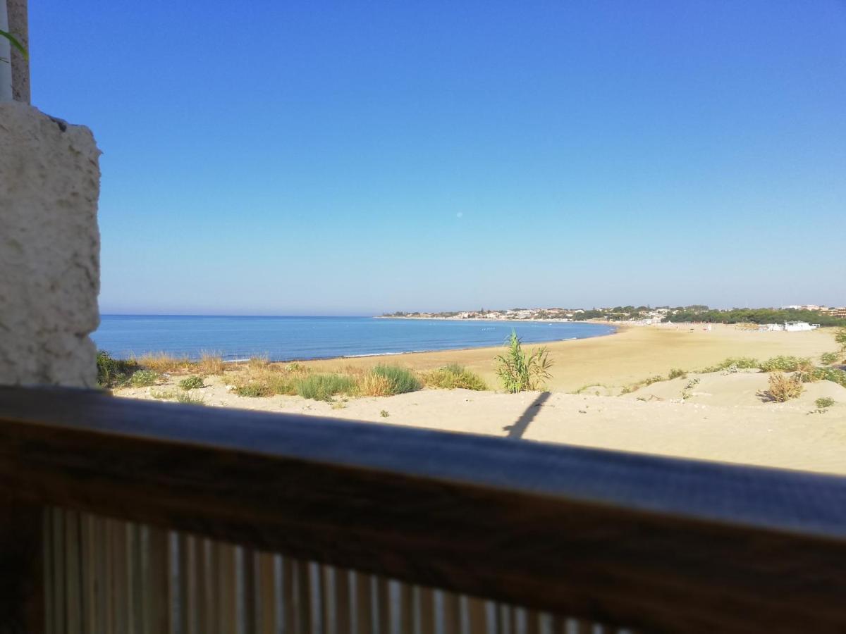 New Rooms On The Beach بوزالو المظهر الخارجي الصورة