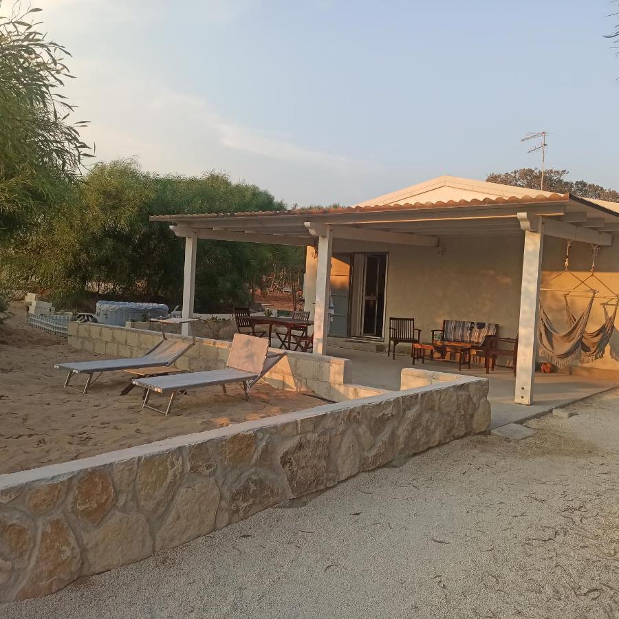 New Rooms On The Beach بوزالو المظهر الخارجي الصورة